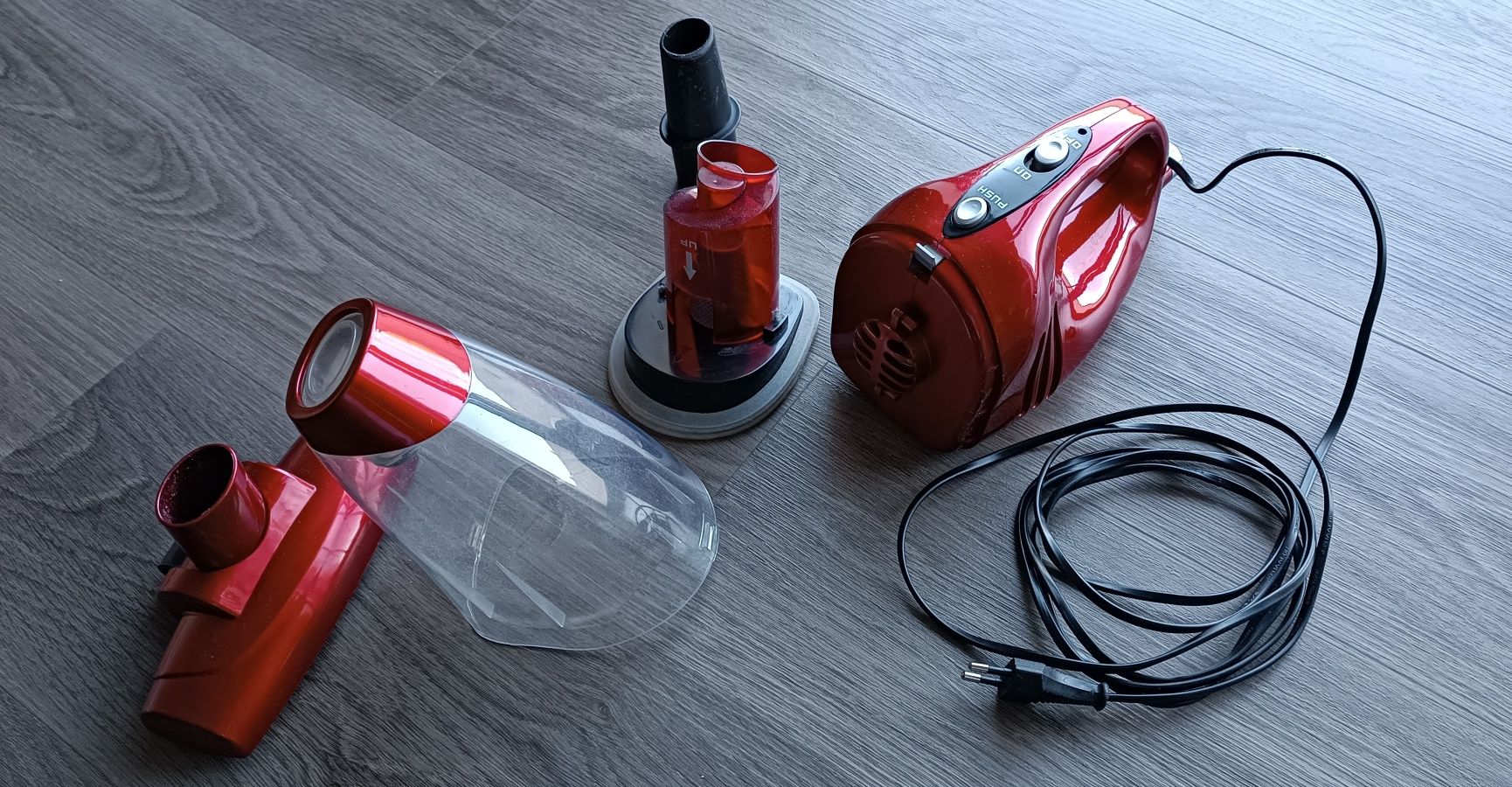 Mini aspirador vertical com fio 600W