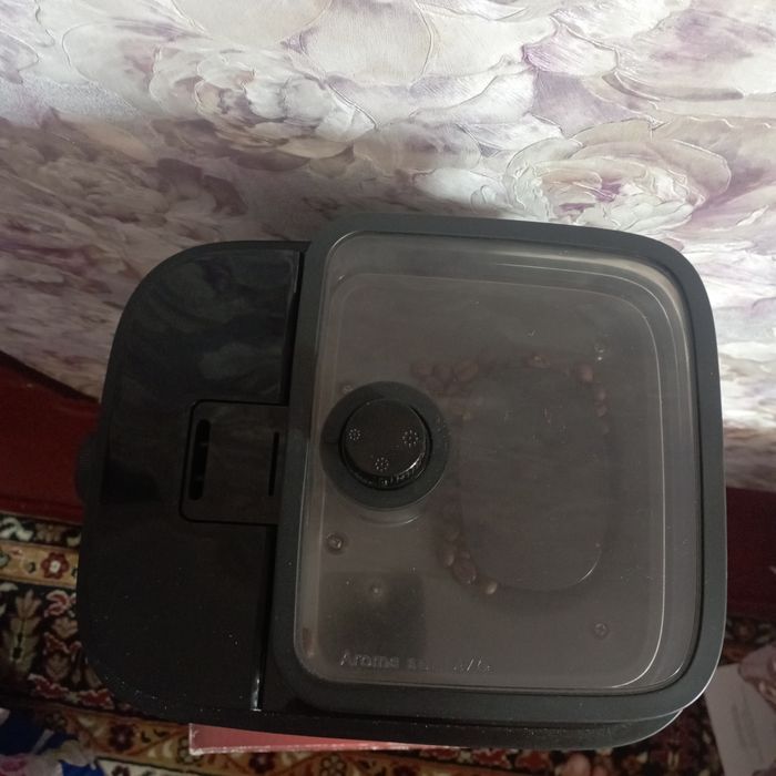 Крапельна кавоварка з кавомолкою Philips HD7767/00