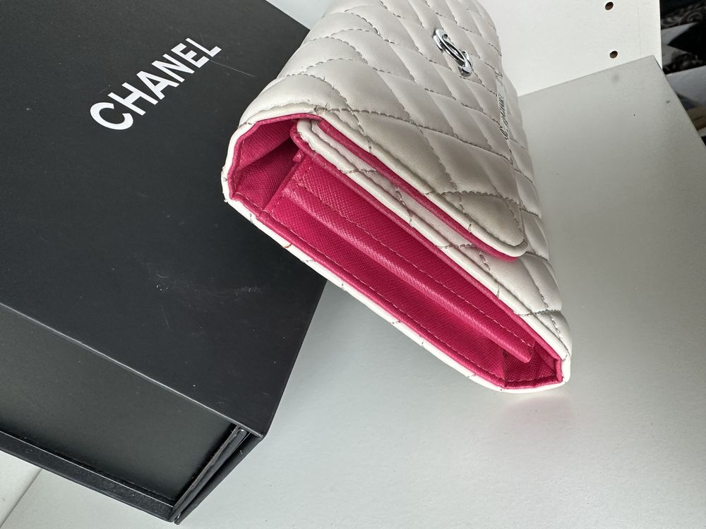 Torebka kopertówka chanel biała