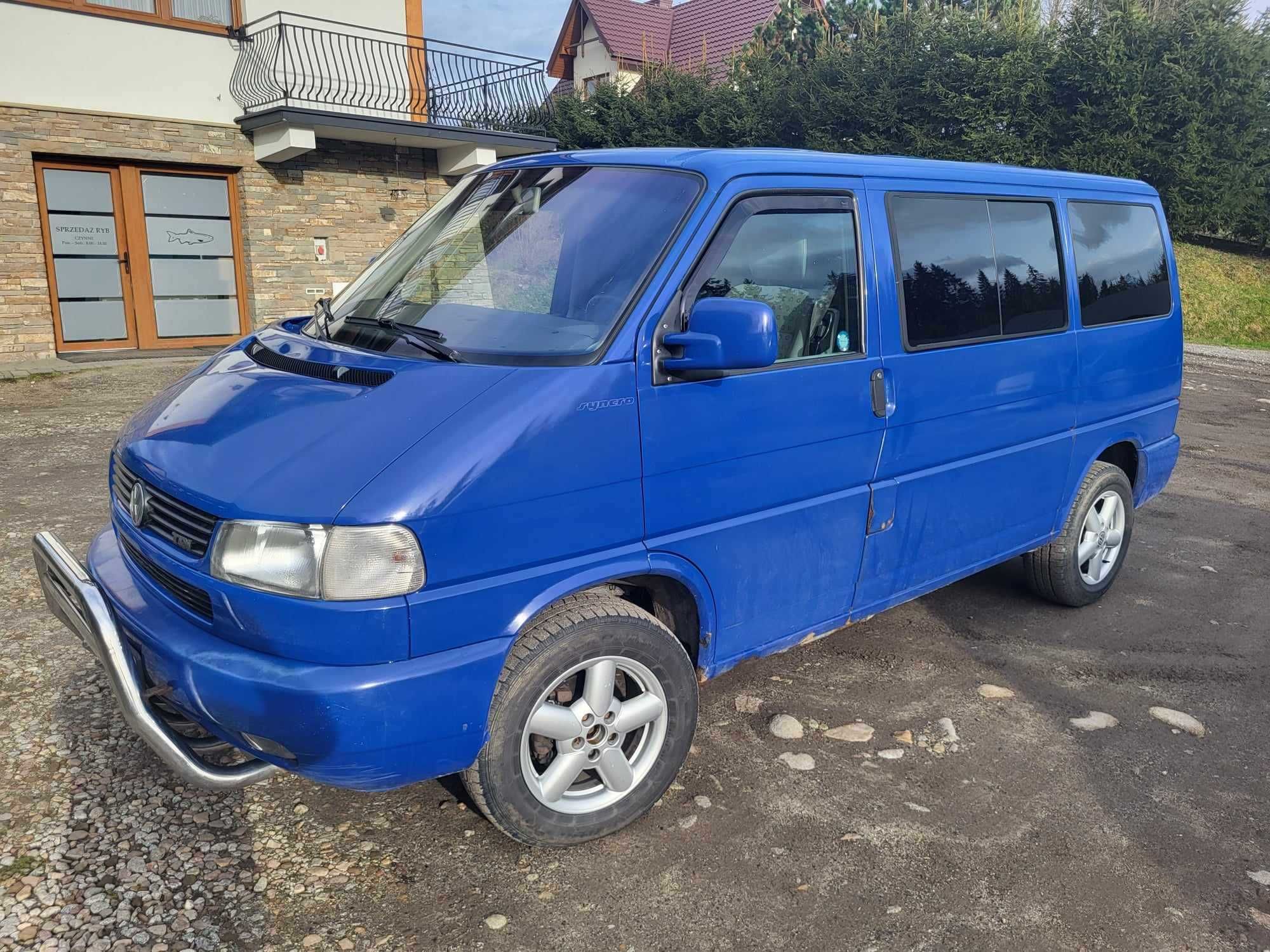 Volkswagen T4 Caravelle 8 os 2.5 TDi Syncro 4x4 AXL z blokadą