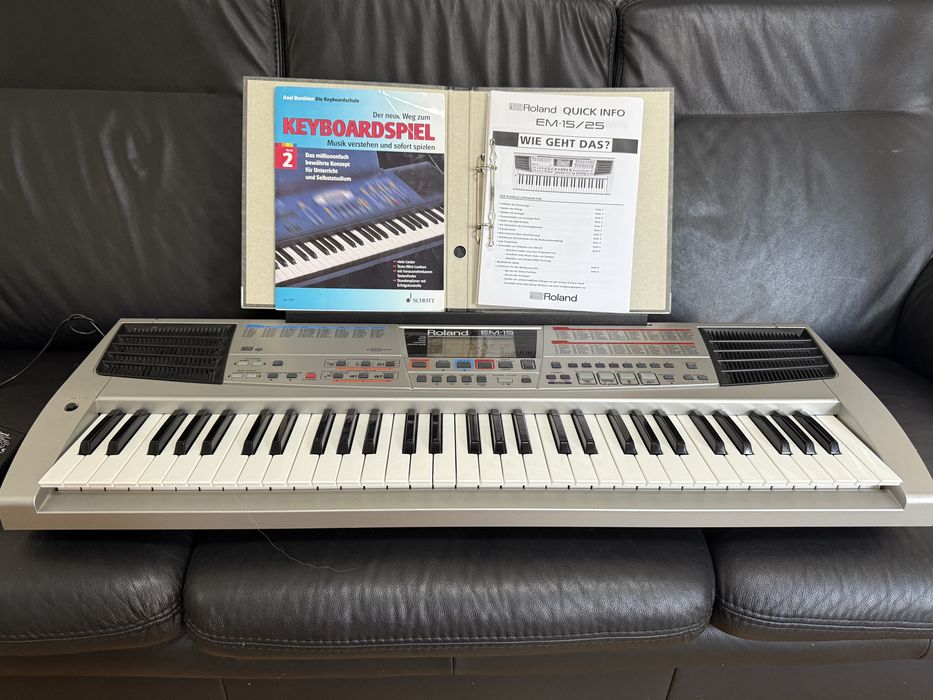 Синтезатор Roland EM-15