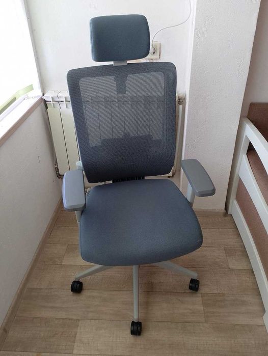 Ергономічне крісло Adapwork M2 Middle Grey (сіре)