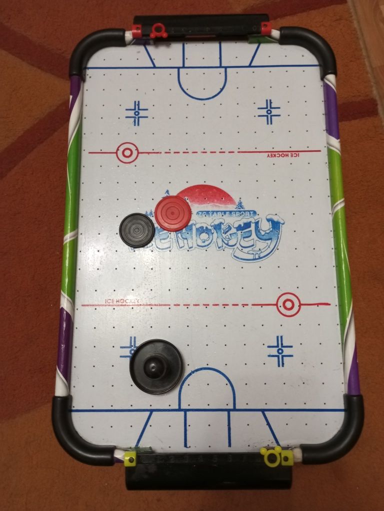 Ice hockey tablet