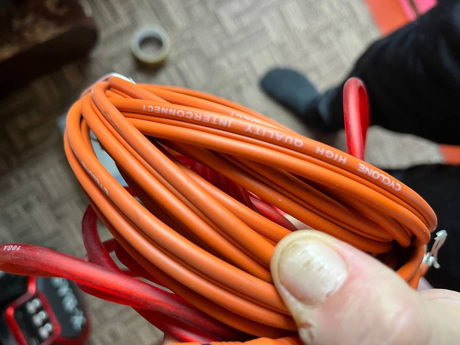 Автомобільний сабвуфер Alpine SBE-1044BR та підсилювач