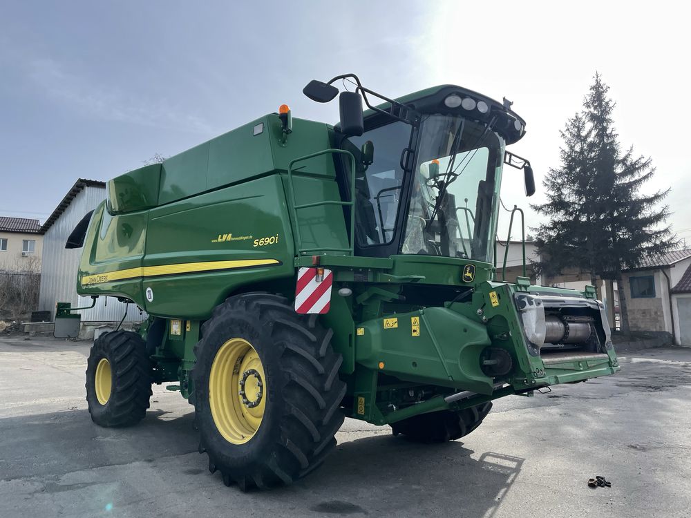 Комбайн John Deere S690i 2011 Продаж