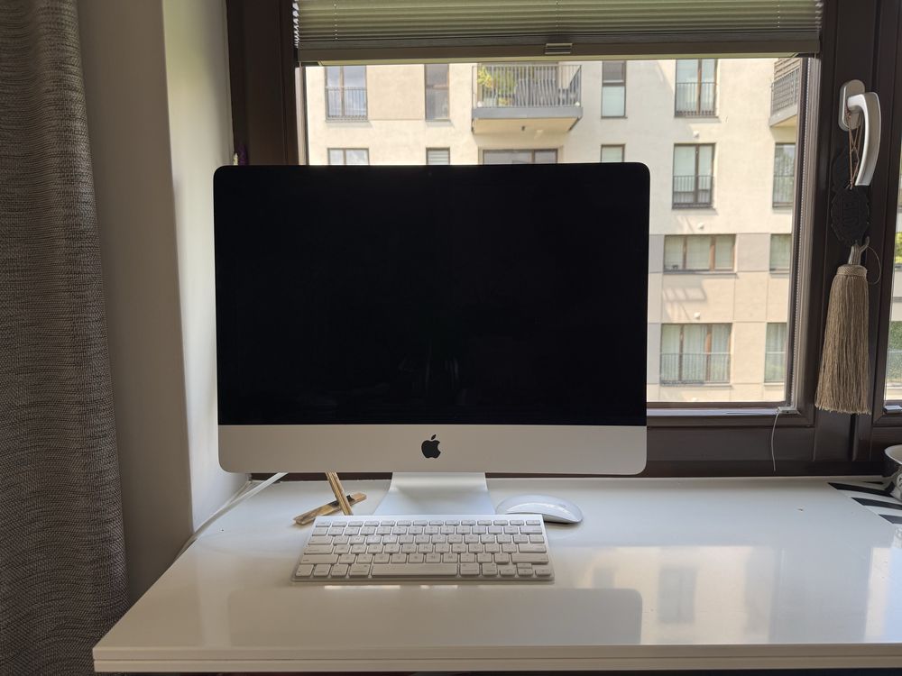 Apple iMac 21.5 2017 8GB RAM 500GB SSD idealny magic mouse keyboard