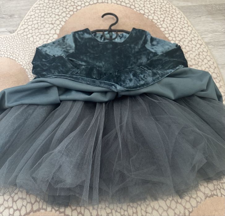 Нарядное , праздничное , новогоднее платье на девочку