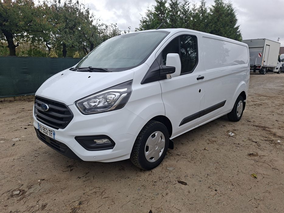 Ford Transit Custom 2.0 tdci 2019r L2H1 bogate wyposażenie. Klima led