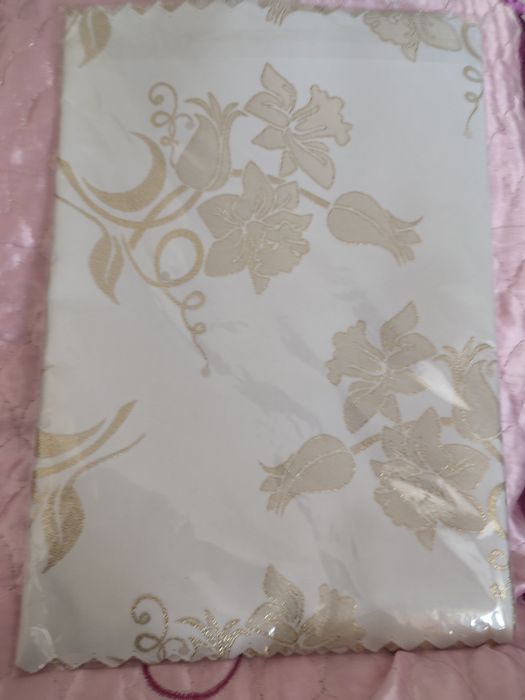 Obrus plamoodporny dwustronny złoto bialy 140x34