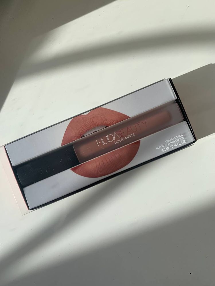 Huda Beauty Liquid Matte Lipstick Ultra-Comfort стійка помада