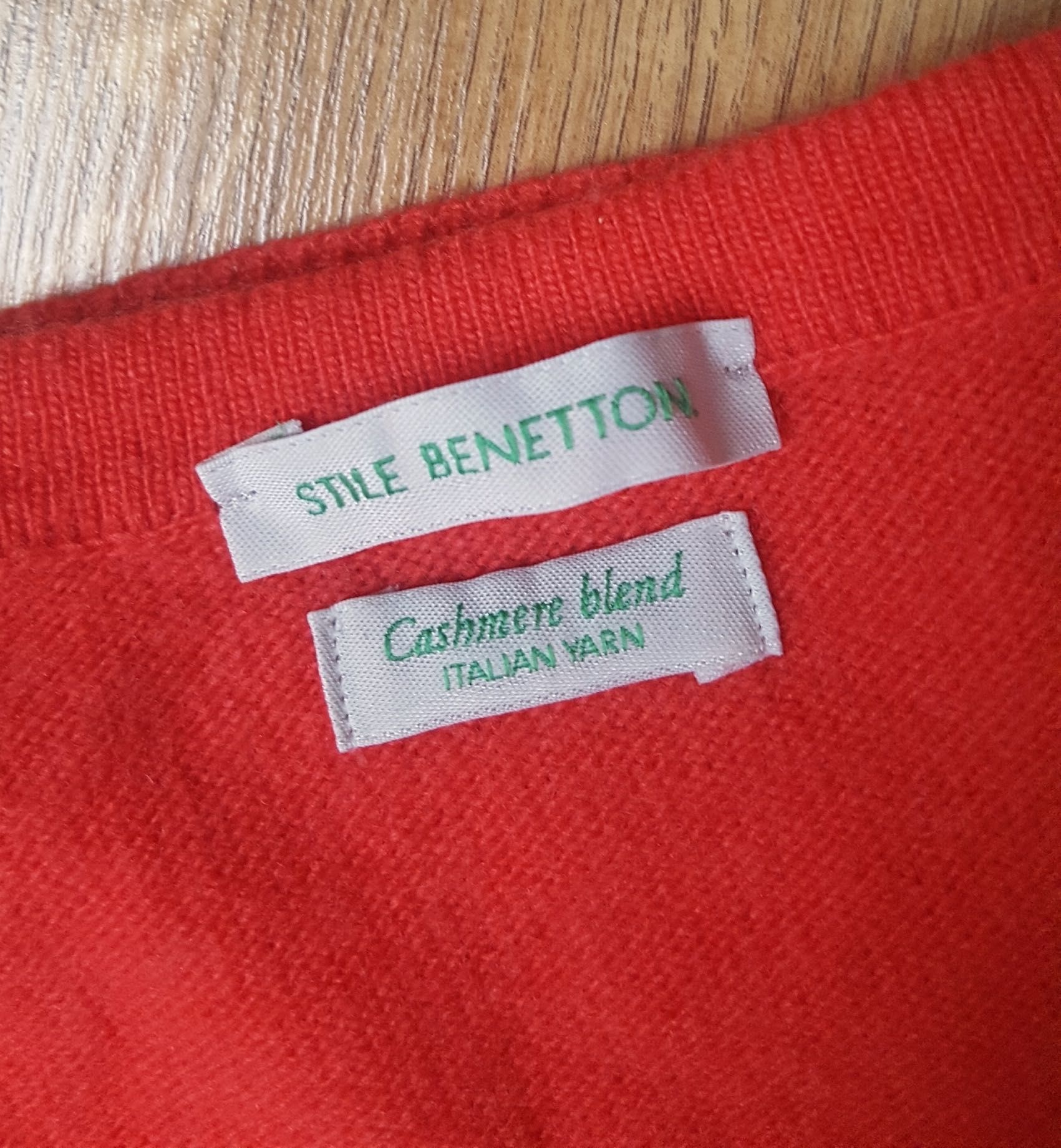 BENETTON Italian Yarn__Sweter męski ,,V-Neck" roz. L  (Cashmere Blend)