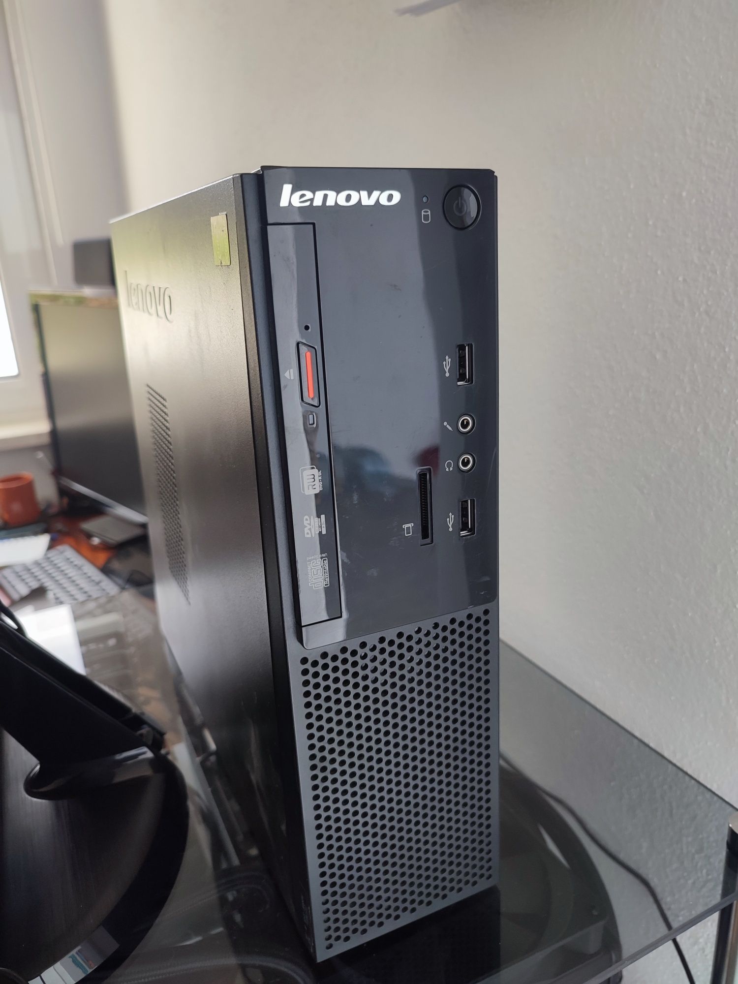 Computador (Torre) Lenovo