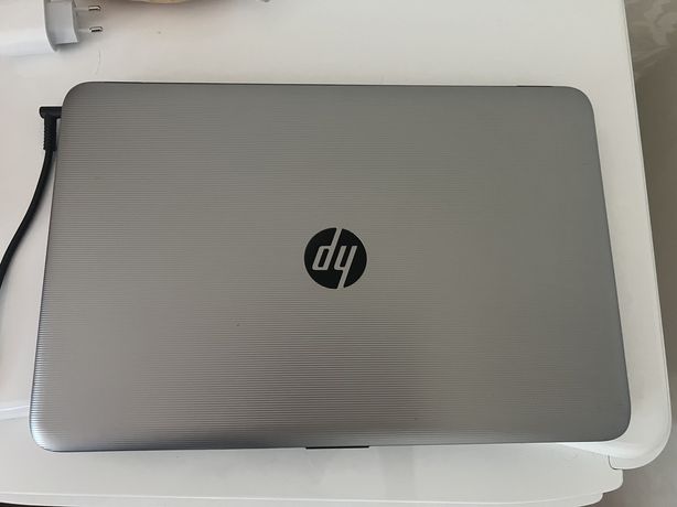 Ноутбук HP 15-ay087ur