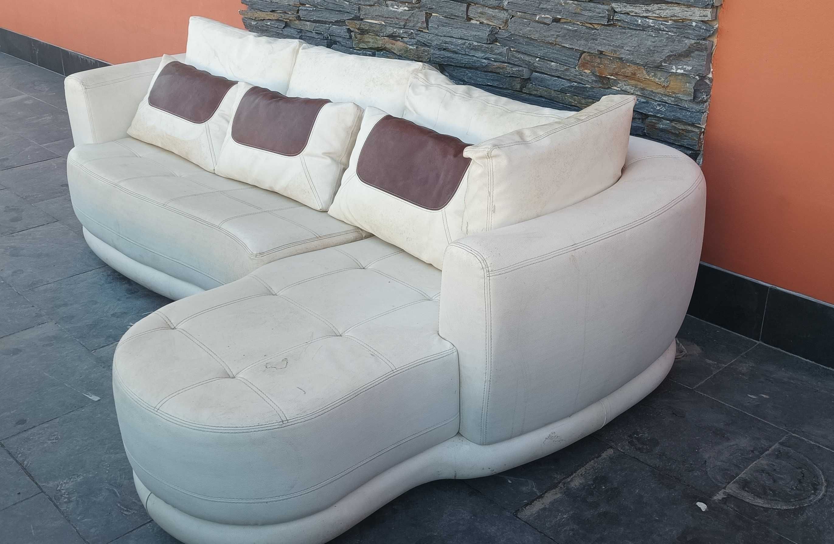 Sofá branco chaise longue 2,55m