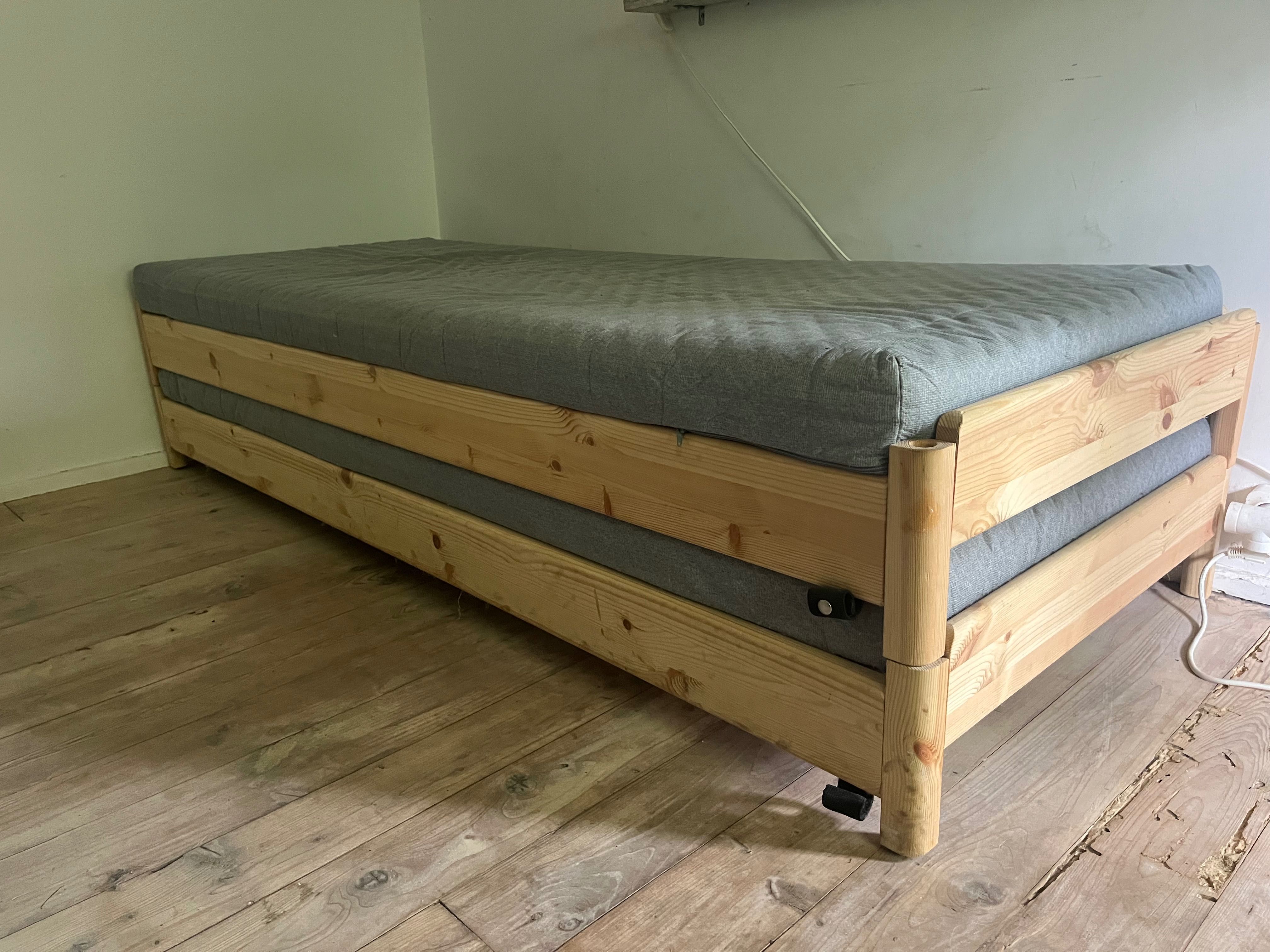 Łóżko sztaplowane IKEA UTÅKER z dwoma materacami - odbiór własny