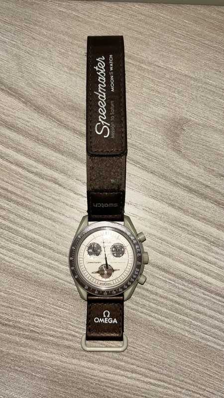 Zegarek SO33T100 – Omega x Swatch i Pierścienie Saturna