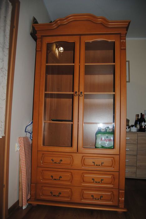 Szafa, witryna przeszklona, stylowa, klasyczna