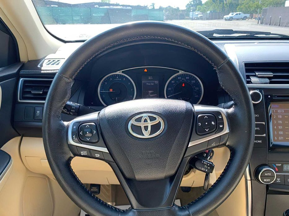Toyota Camry      2016
