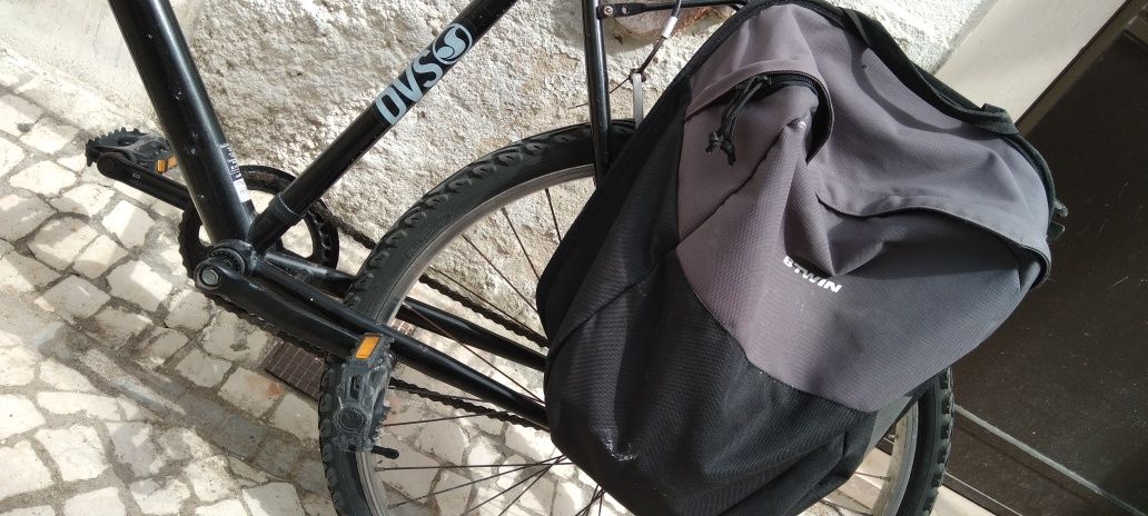 Bicicleta com acessórios