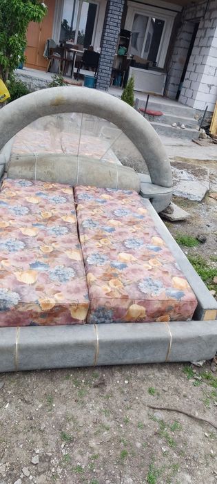 Ліжко двохспальне з дзеркалом