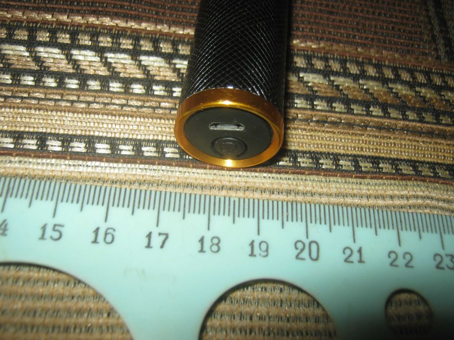 Небольшая машинка для стрижки,триммер.Перестала работать.