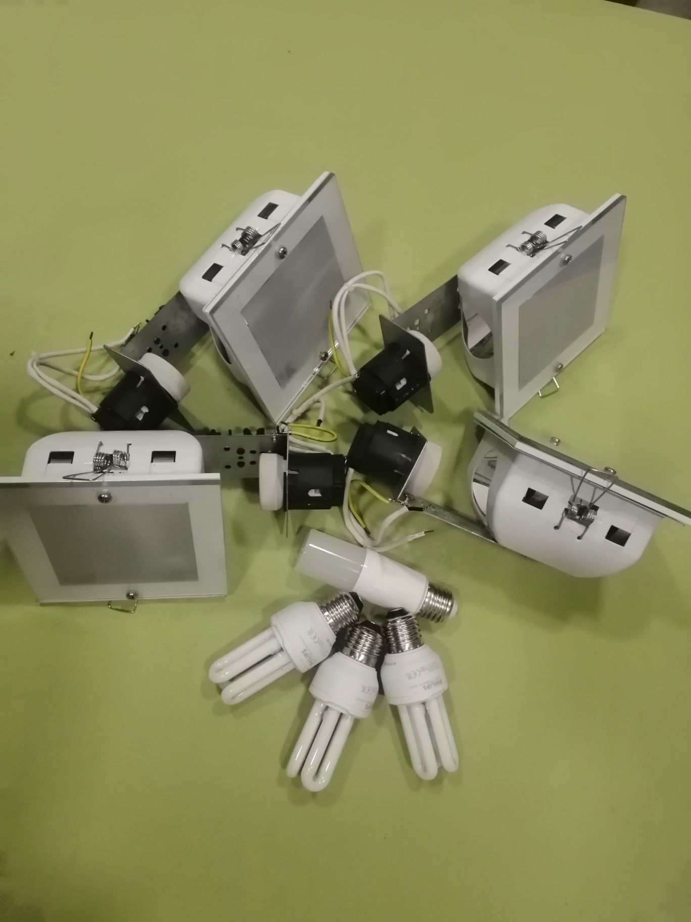 4 Focos  de encastrar para teto falso