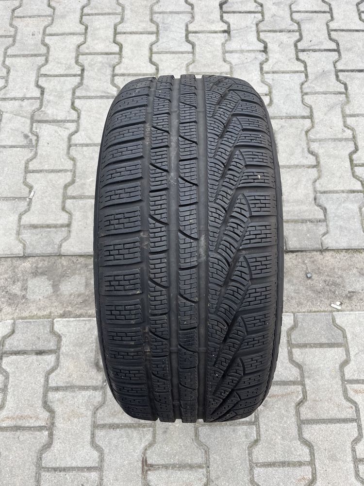 255/45/19 Pirelli SOTTOZERO Winter 240 100V