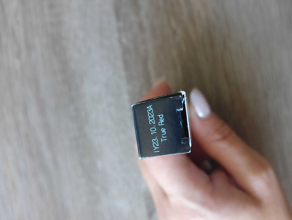 Konturówka do ust True red