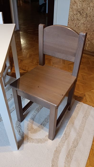 Stolik z krzesełkami