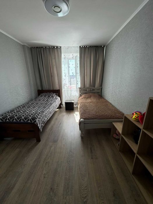 Дворівнева квартира на Виставці, вулиця Будівельників