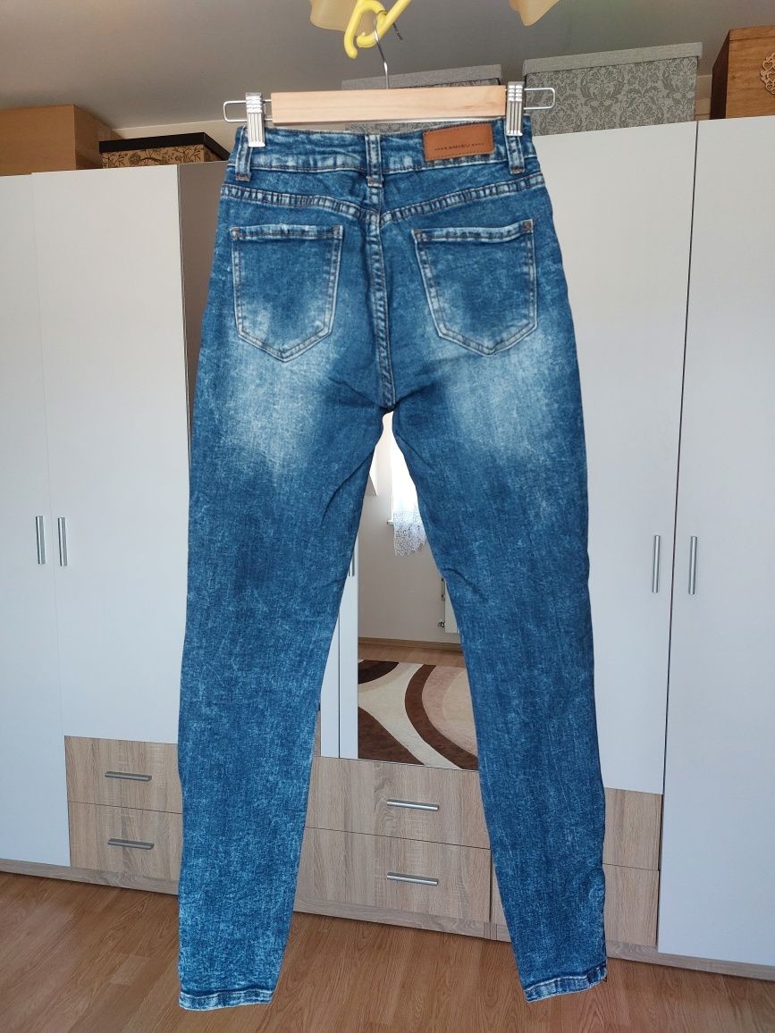 Spodnie jeansy Amisu dziury przetarcia size 26