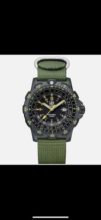 Військовий Годинник Luminox recon point XL A.8825