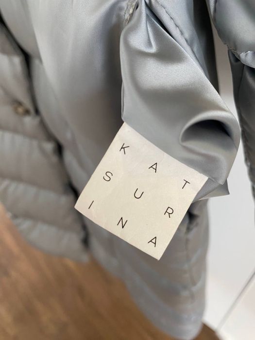 Дизайнерський пальто-пуховик Katsurina, з поясом