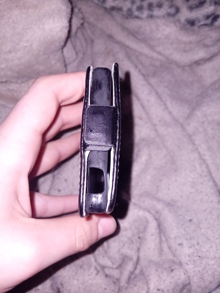 Etui na telefon.