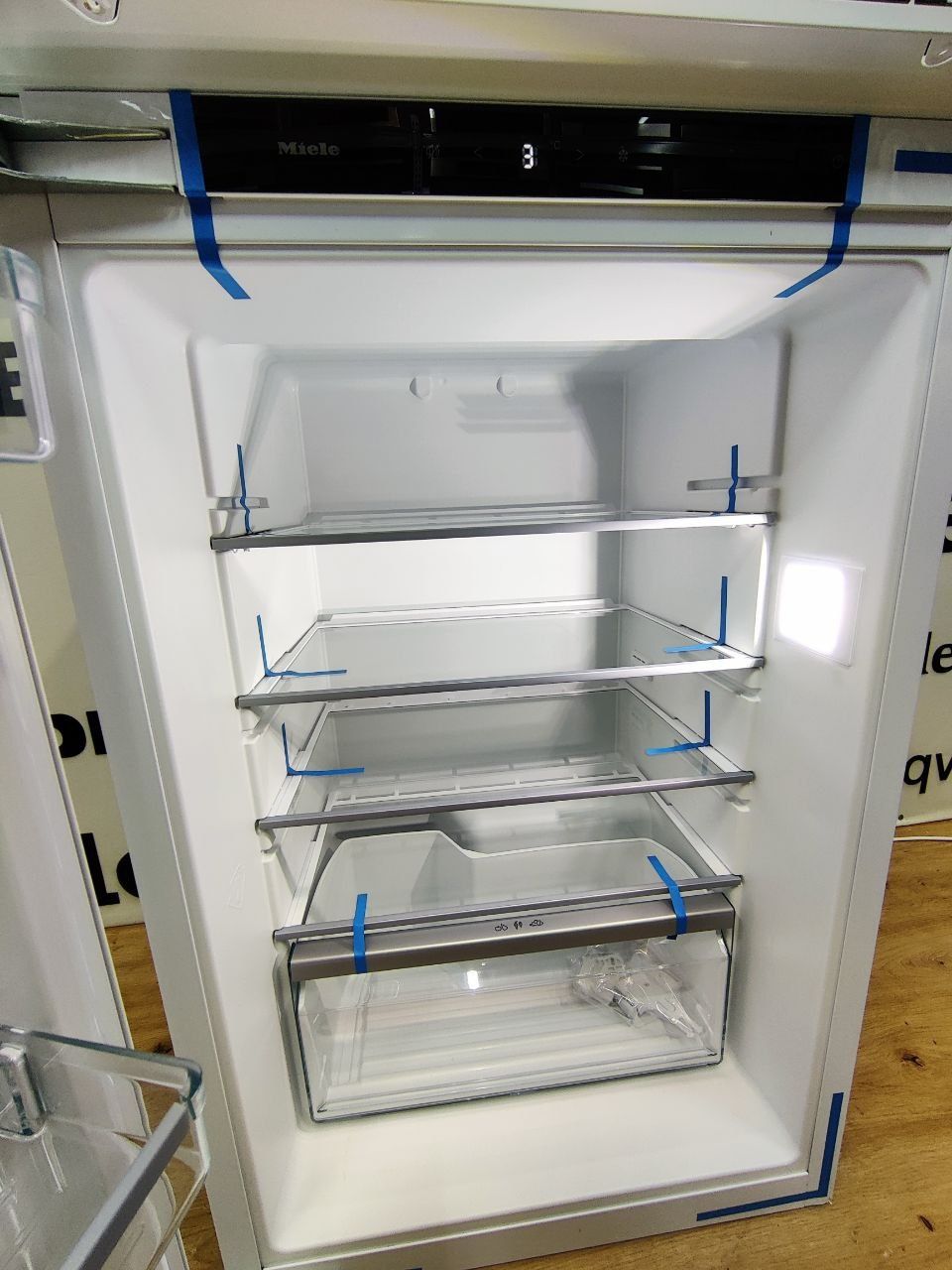 Вбудований холодильник Miele™ K 7103 D Selection. 87cm. Germany. 2022