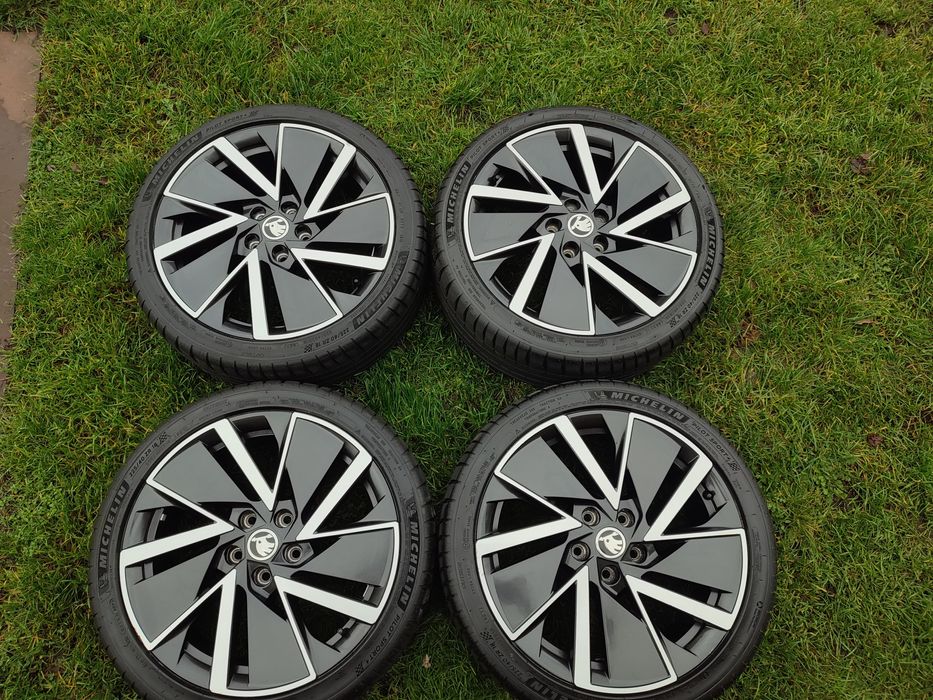 Koła 18 cali Vega Aero Skoda Octavia4 Superb Opony Letnie Michelin225