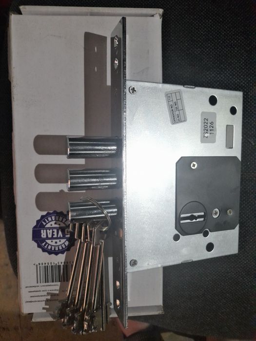 Врізні замки  нові