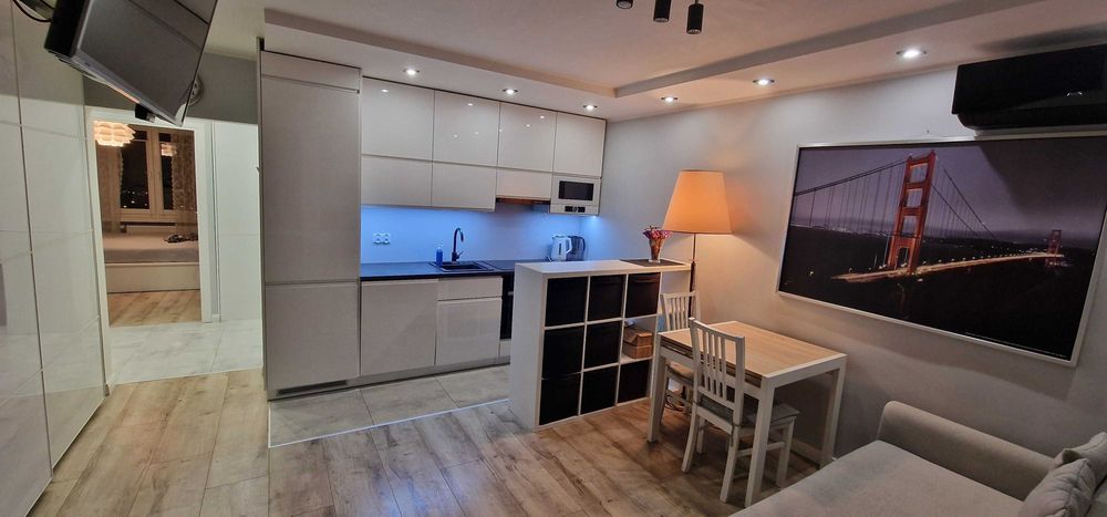 3-pok z klimatyzacją. Os.monitorowane, zamknięty parking. Bez prowizji