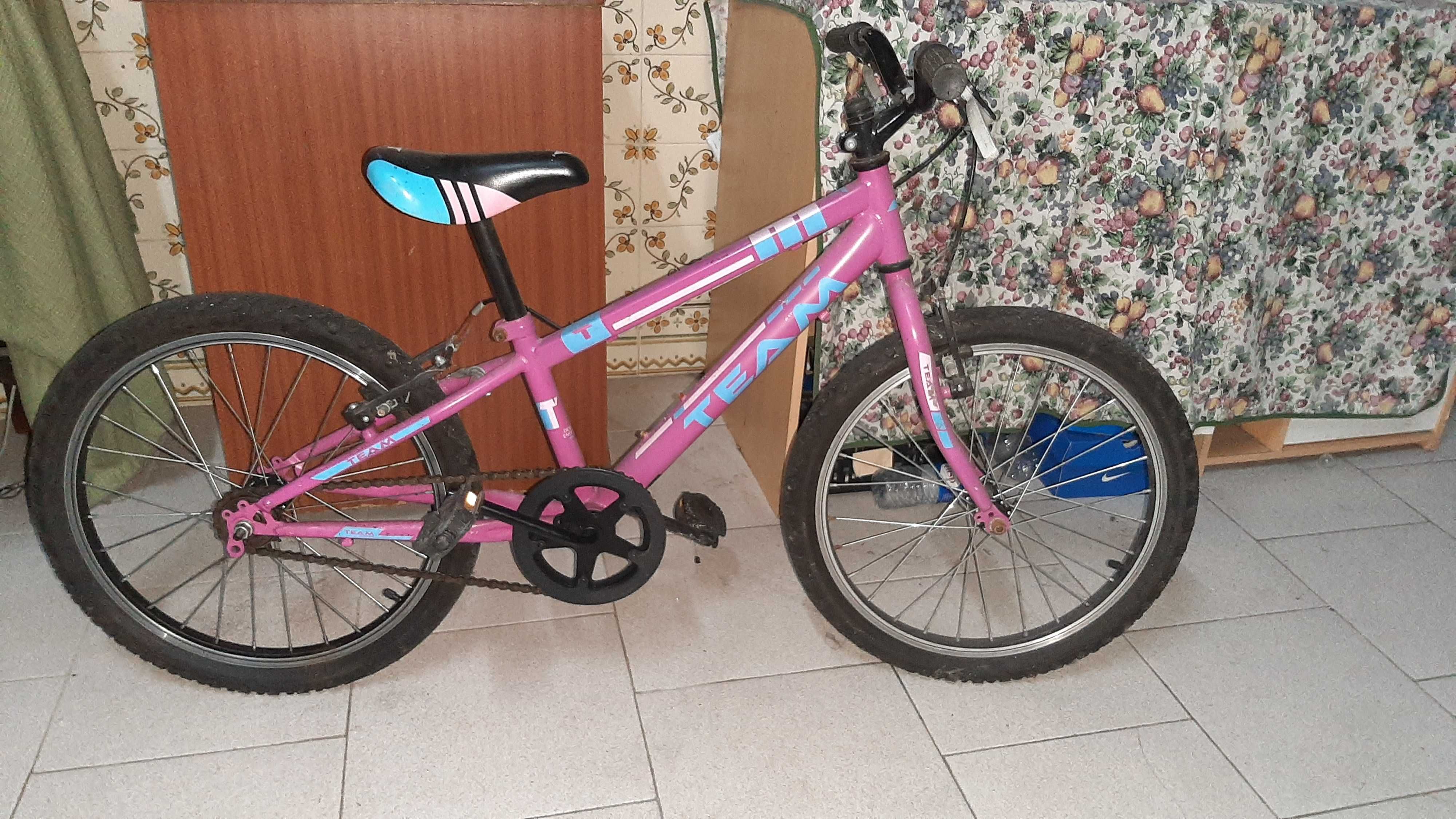 Bicicleta menina