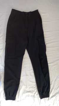 Czarne spodnie z kieszeniami/ czarne spodnie cargo