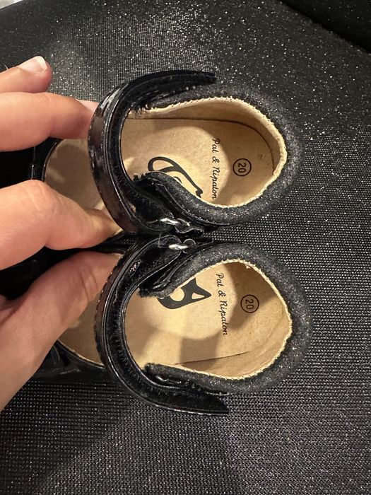 Sapatos Pretos Laço Pat & Ripaton Nº 20