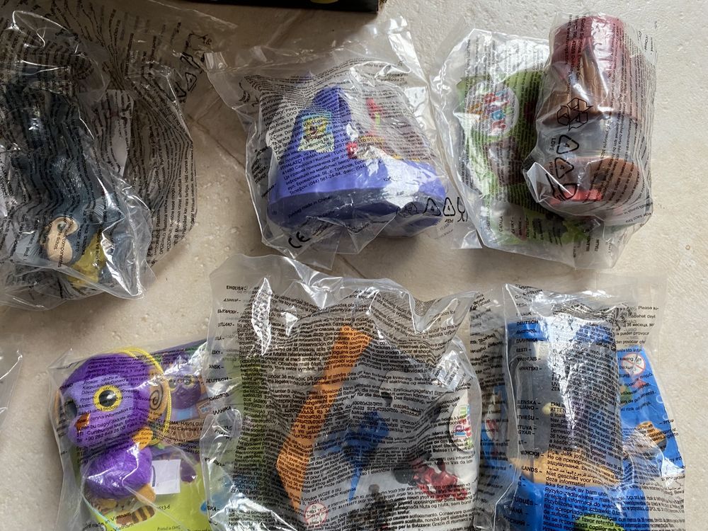 Lote de 50 Brindes McDonalds e outros