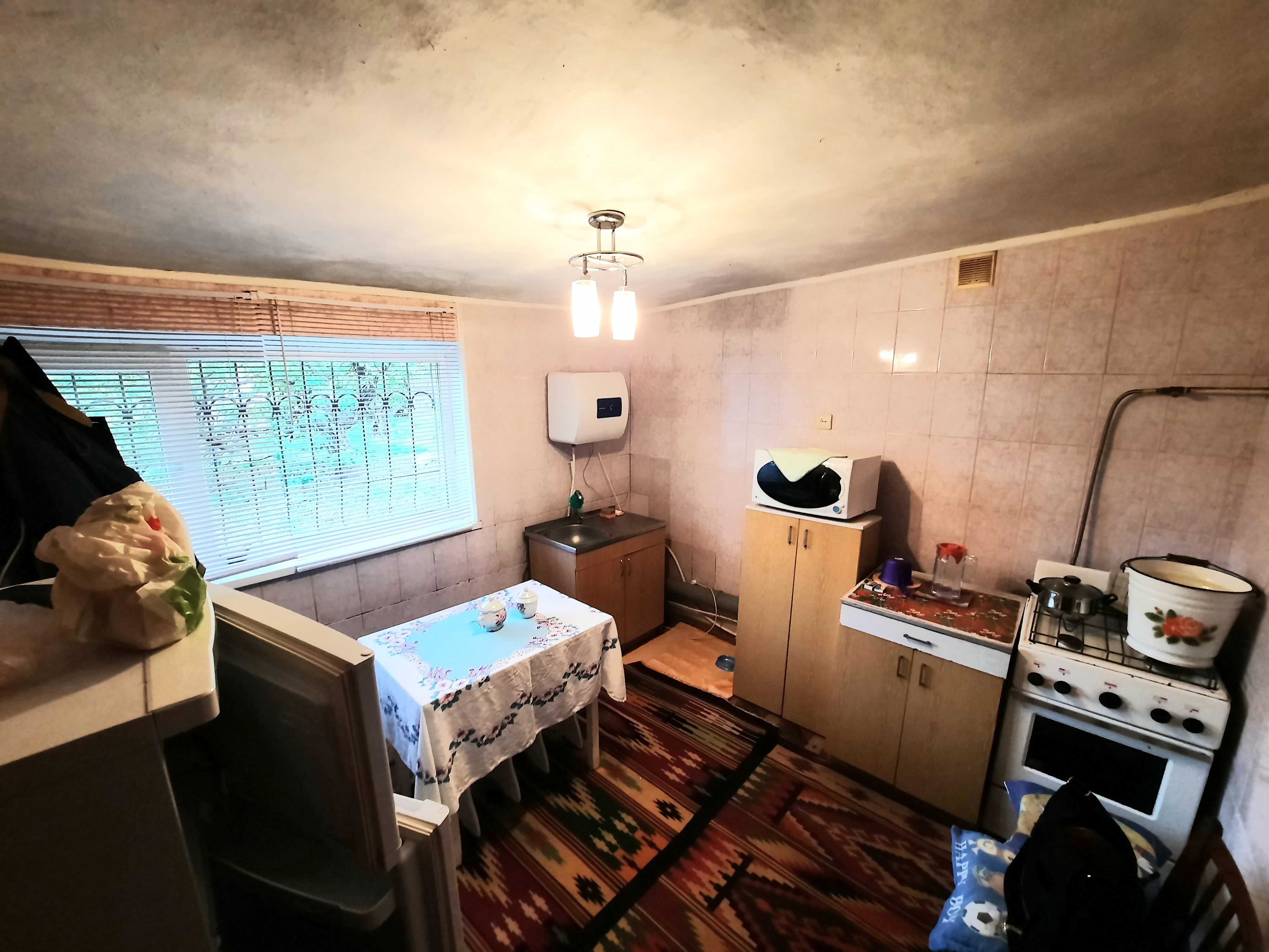 ПРОДАЖ 1/2 частини будинку в районі школи № 35 (М)