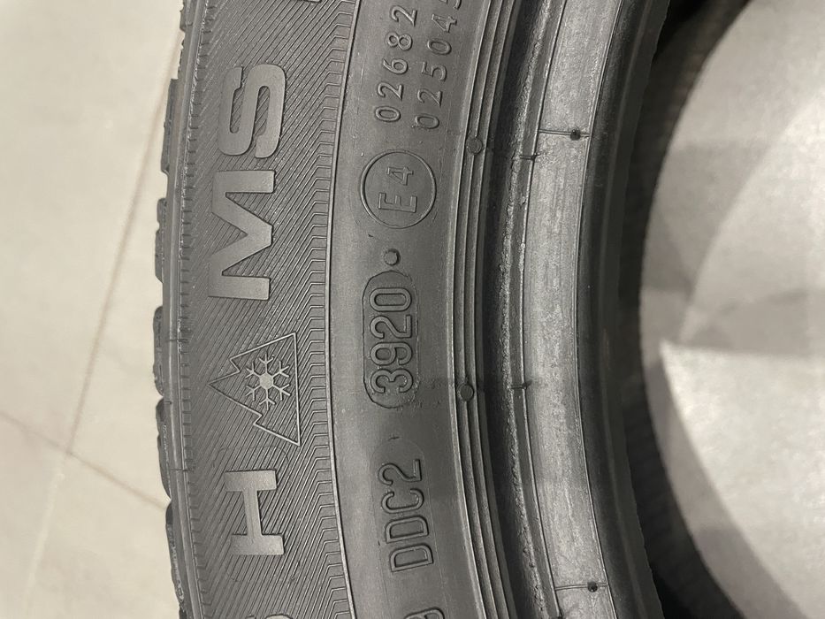 195/55 R16 Uniroyal MS Plus 77