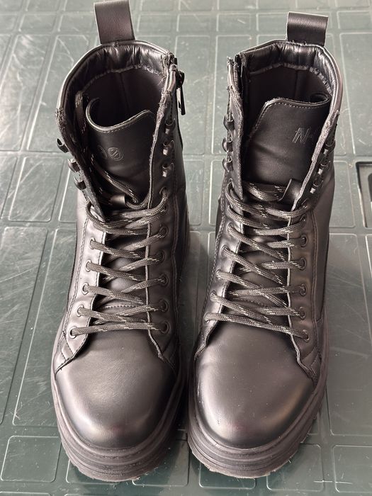 Botas “tipo militar” de Senhora