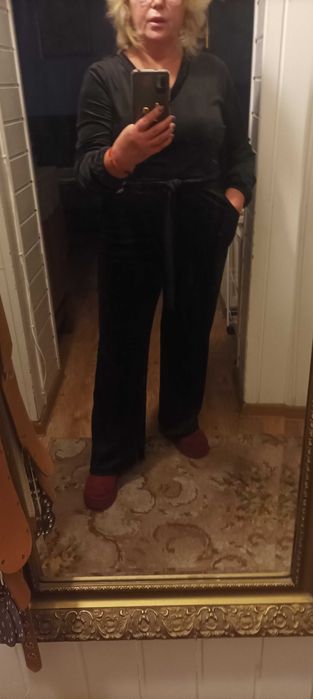 Kombinezon damski welurowy, czarny.