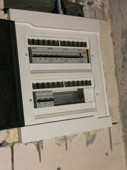 Двір закритого типу.