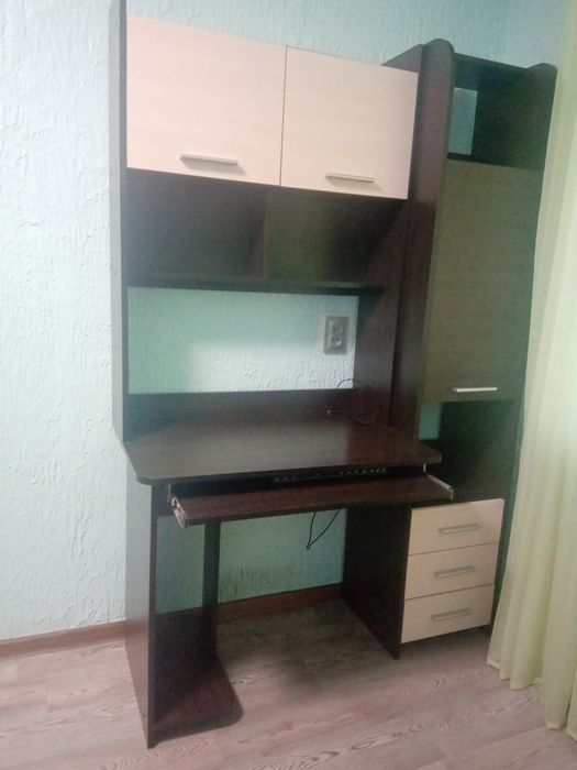 Письменный стол .