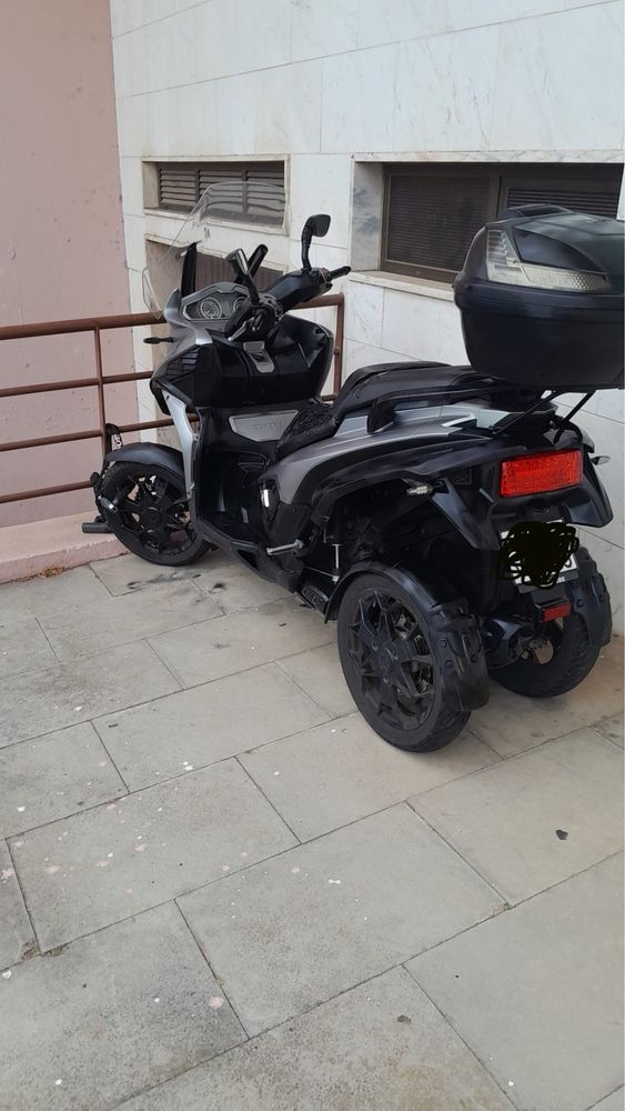 Moto 4 rodas Marca Quadro (carta B )