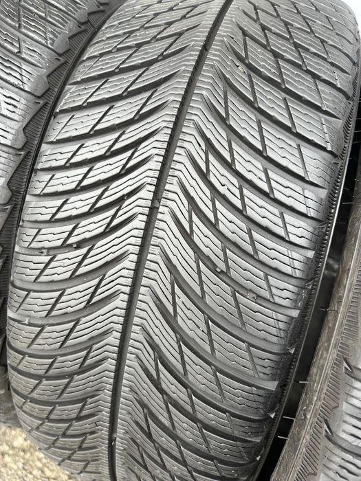 Резина зимова 235 45 r18 michelin